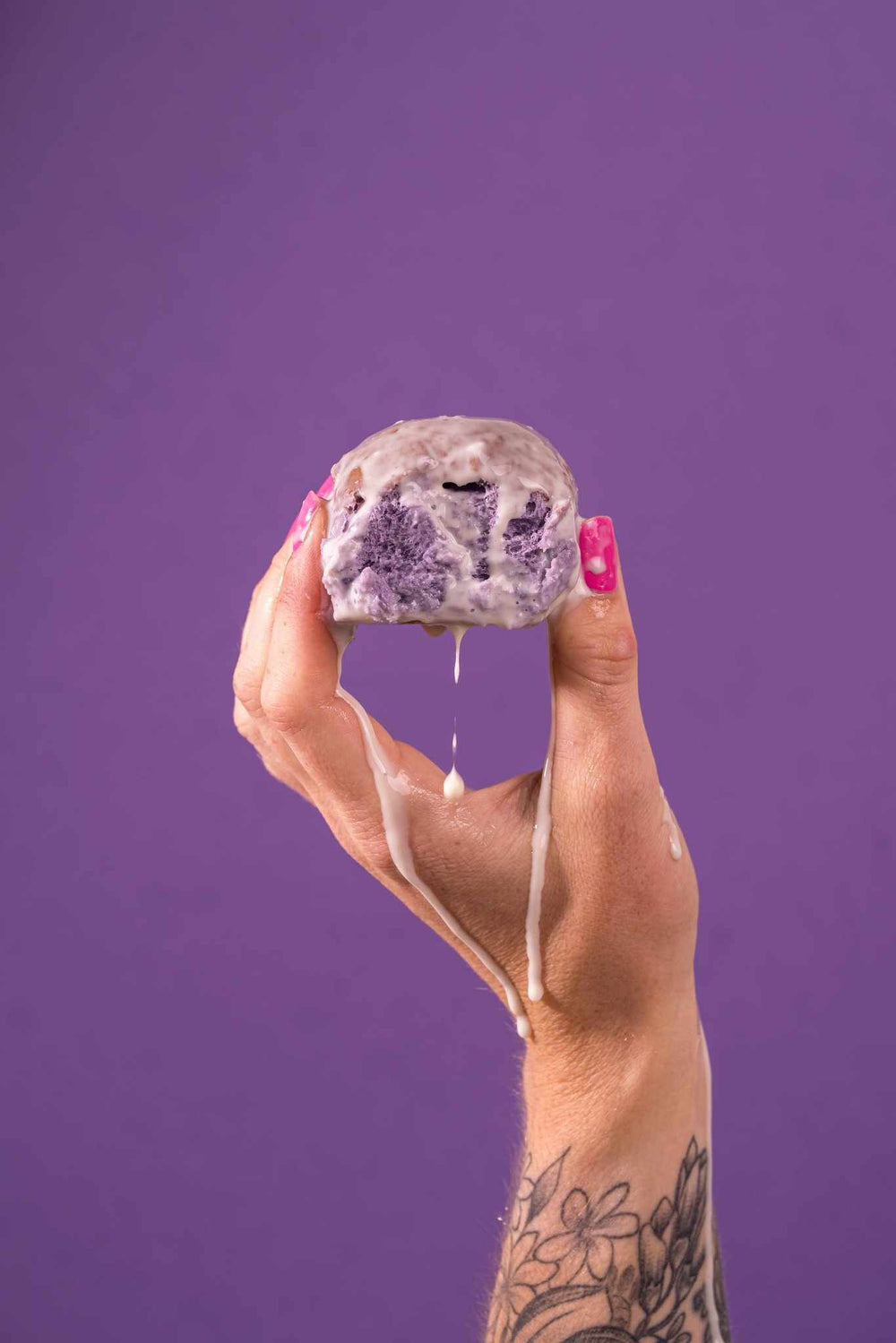 FLUFFY UBE BUNS SWIMMING IN LEMONGRASS AND COCONUT SAUCE 400g